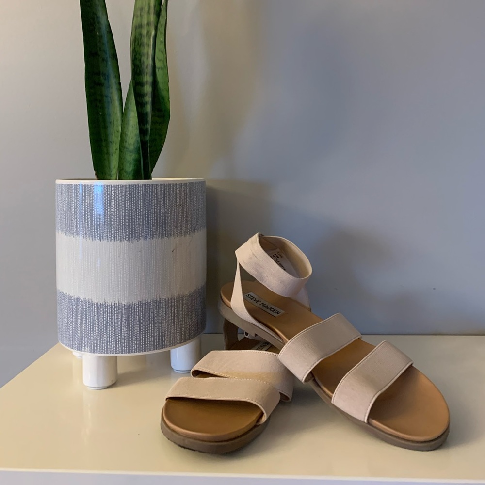 Steve Madden Nude Elastic Flat Sandals